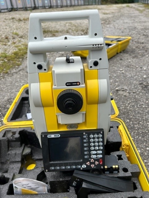 Second-hand Geomax Zoom 80 Robotic Total Stat