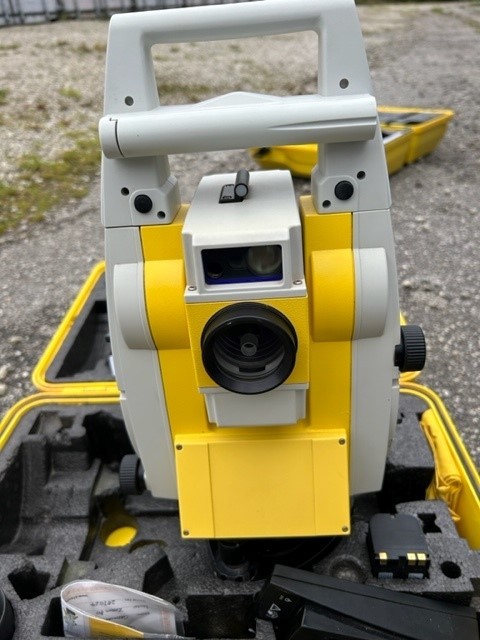 Second-hand Geomax Zoom 80 Robotic Total Stat